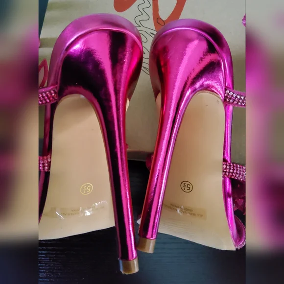 Bonnibel Women's Sandals Size 5.5 - Picture 7 of 11